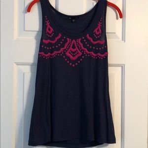 Tank top with embroidery
